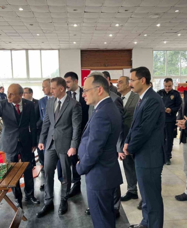 Ayvacık’ta Sanatla Değişen Hayatlar Sergisi Açıldı