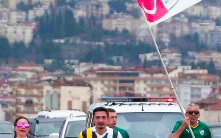 Bursa’da Sevgililer Günü’nde şampiyonluk sloganıyla koşu düzenlendi