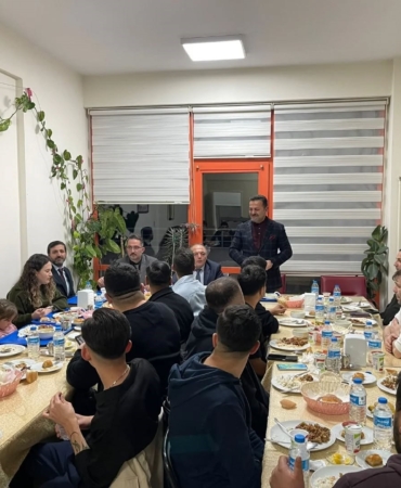Devlet korumasındaki gençler için iftar programı