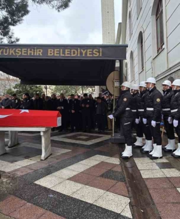 Bandırma’da görevli Polis Memuru Murat Saçan son yolculuğuna uğurlandı