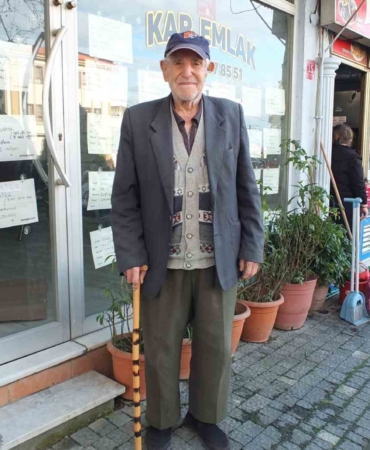 Burhaniye’de 97 yaşındaki Hasan dede ilçenin ayaklı tarihi oldu