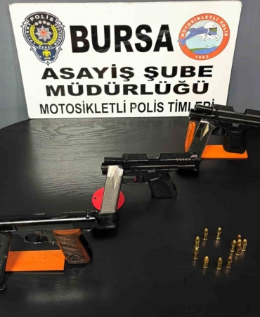 Bursa’da aranan şahıslara operasyon: Suç aletleriyle yakalandılar