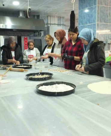 Burhaniye’de Çölyaklılar Mantı Gününde buluştu