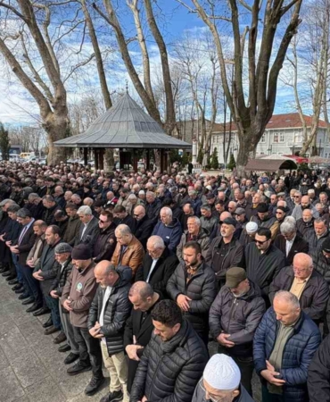 Eski milli futbolcu Tayfur Havutçu’nun vefat eden babası Sakarya’da toprağa verildi