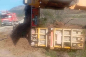 İl Özel İdareye ait tırın dorsesi yandı