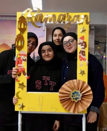 Esenler’de liselerde "Görevimiz Ramazan" projesi gençlerin toplumsal sorumluluk bilincini güçlendiriyor