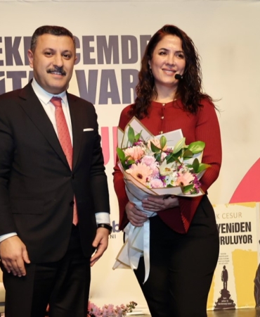 Dilek Cesur Küçükçekmeceli kadınlarla buluştu
