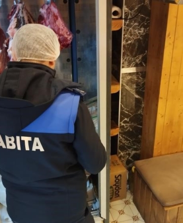 Bilecik’te kasaptaki tüketim tarihi geçmiş tavuk ve kokoreçe el kondu