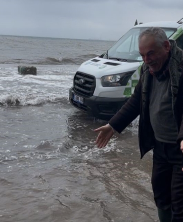 "Birazdan balıklar gelir" dedi, kuşlar sahil yolunda avladı