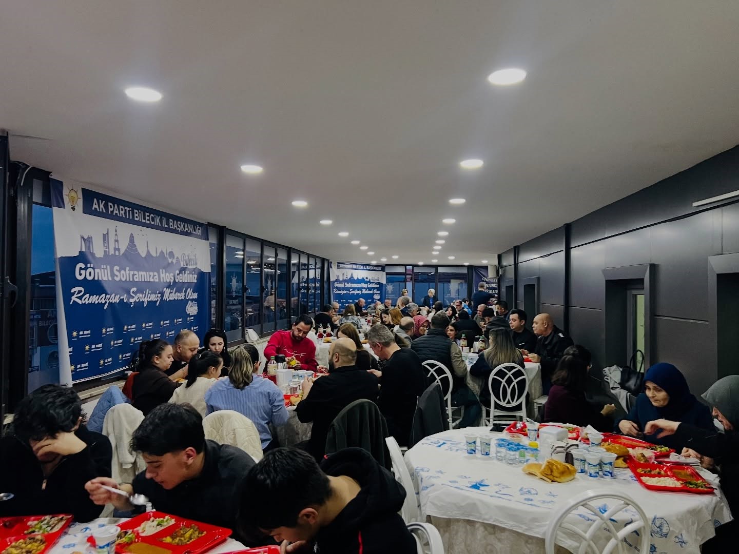 AK Parti Bilecik il yönetimi aynı sofrada buluştu