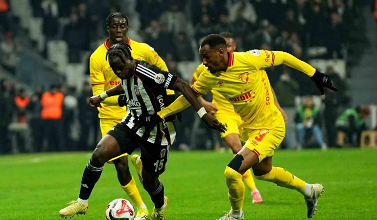 Trendyol Süper Lig: Beşiktaş: 2 - Göztepe: 0 (İlk yarı)