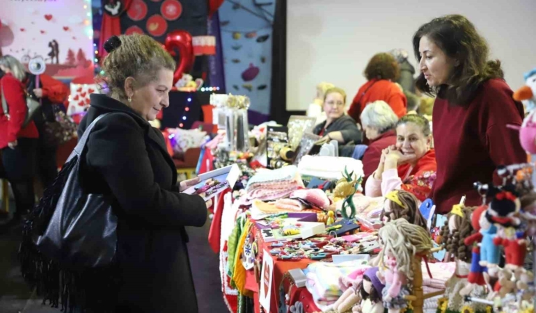 Kartal’da Sevgililer Günü’ne özel kadın emeği pazarı başladı