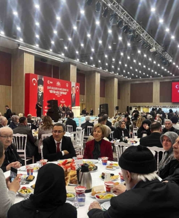 İstanbul Valisi Gül, şehit aileleri ve gazilerle iftarda buluştu