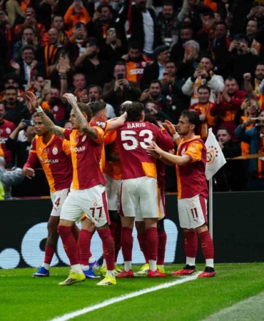 UEFA Şampiyonlar Ligi: Galatasaray: 1 - Juventus: 2 (İlk yarı)