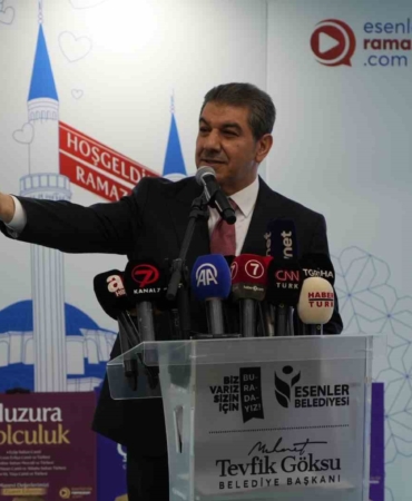 Esenler Belediye Başkanı Mehmet Tevfik Göksu’ya ilahi sürprizi