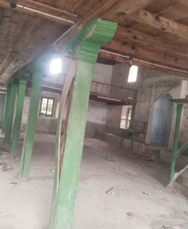 Balıkesir’de tarihi eski cami çürümeye başladı