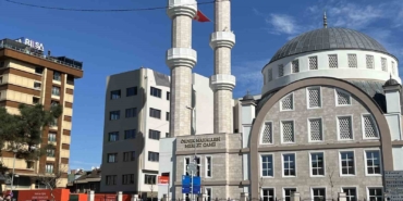 Cumhurbaşkanı Erdoğan, cuma namazını Ataşehir’de eda etti