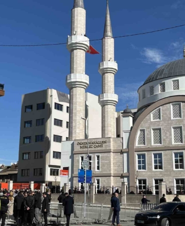 Cumhurbaşkanı Erdoğan, cuma namazını Ataşehir’de eda etti