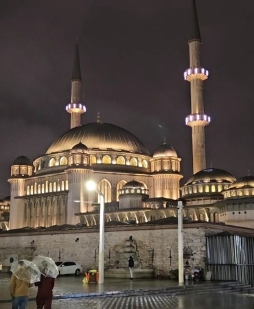 İstanbul’da Berat Kandili dualarla idrak edildi