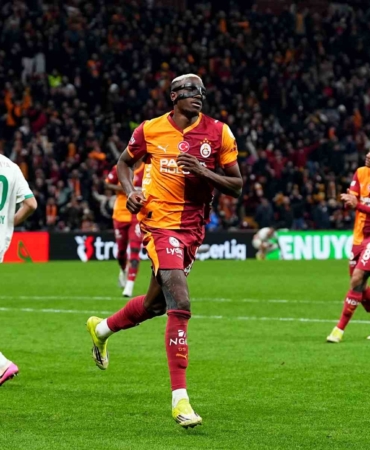 Victor Osimhen bu sezonki gol sayısını 17’ye çıkardı