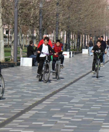 Sakarya’da şubat ayında bahardan kalma günler yaşanıyor