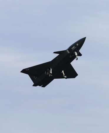 Bayraktar KIZILELMA eğitim uçuşunu başarıyla tamamladı