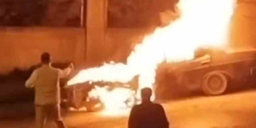 Tuzla’da park halindeki otomobil alev alev yandı