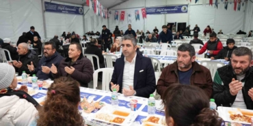 Kartallılar Ramazan’ın ilk iftarında aynı sofrada buluştu