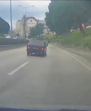 Çocukların üzerine araç sürdü, hiçbir şey olmamış gibi devam etti.. O anlar kamerada