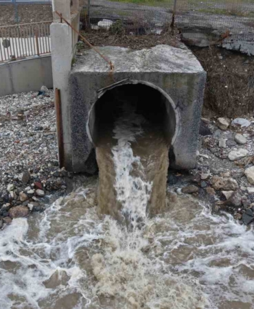 İstanbul’un atık suları Marmara Denizi’nin rengini değiştiriyor