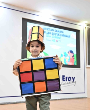 Gaziosmanpaşa’da Sıfır Atık projesi: Elbise, çanta, müzik aleti yaptılar