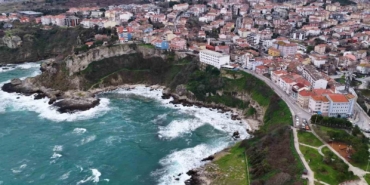 İstanbul’da fırtına Şile Sahili’ni vurdu: Dev dalgalar havadan görüntülendi