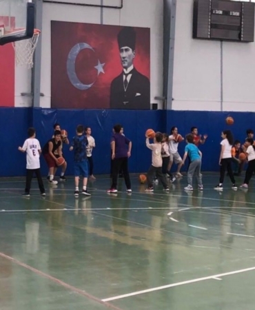 Bilecik’te basketbol okullarında disiplinli antrenmanlar sürüyor