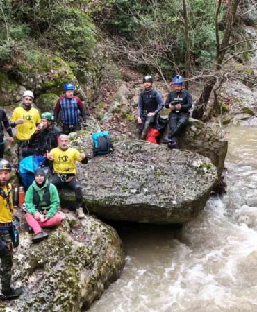 Yağmur ve kar sularıyla coşan kanyonu geçen sporcu böyle konuştu