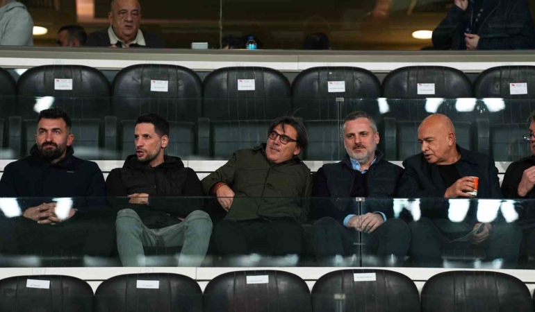 Vincenzo Montella, Başakşehir - Beşiktaş maçını tribünden takip etti