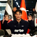 Hyeon-gyu Oh imza gününde taraftarlarla buluştu