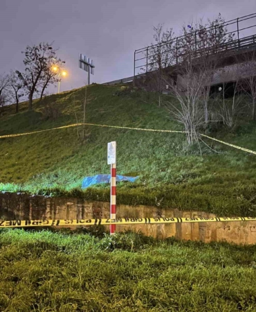 Bayrampaşa’da otoyol kenarında erkek cesedi bulundu