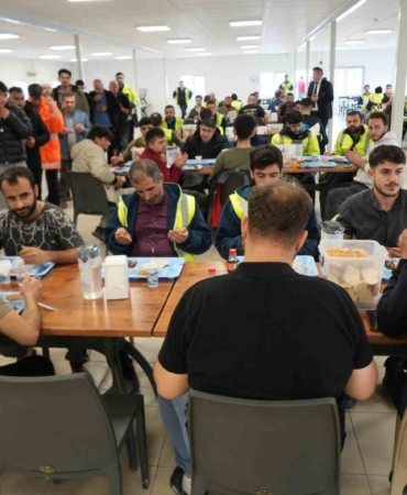 Körfezray şantiyesinde deprem şehitleri anıldı: Bölgeye 100 milyon liralık destek sağlandı