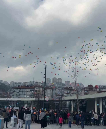 Yardım kampanyası tamamlanan Uras Ege için gökyüzüne balonlar bırakıldı