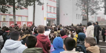 Tekirdağ’da okullarda 6 Şubat depremleri için saygı duruşu