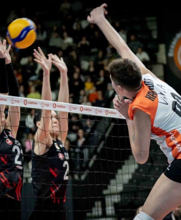 Sultanlar Ligi: Eczacıbaşı Dynavit: 3 - THY: 0