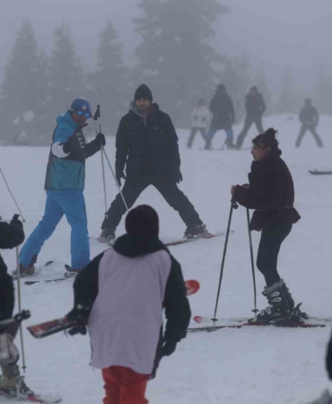 Uludağ’da rekor yoğunluk: 47 bin araç giriş yaptı