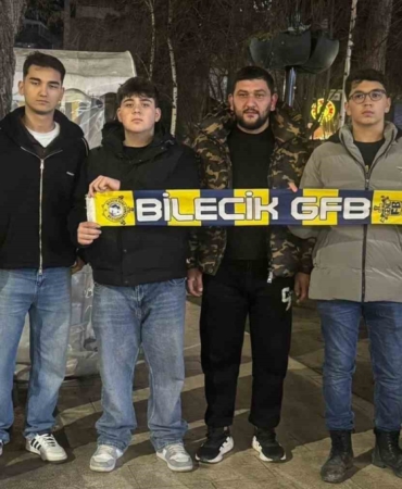 Genç Fenerbahçeliler depremzedeleri unutmadılar