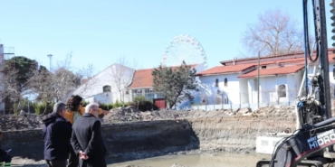 Edremit’te yapımı süren okul inşaatında inceleme