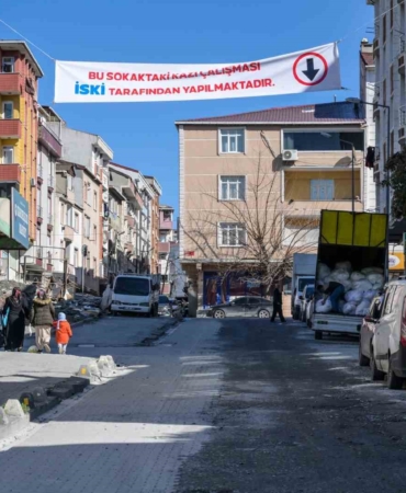 İSKİ, Esenyurt’ta yaptığı kazı çalışmalarının ardından sokakları kapatmadan bıraktı