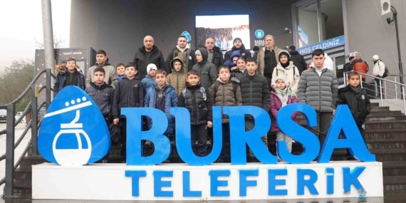 Osmangazi Belediyesi’nden çocuklara Uludağ’da kayak sürprizi