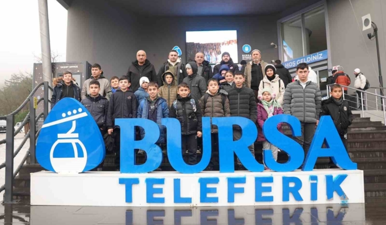 Osmangazi Belediyesi’nden çocuklara Uludağ’da kayak sürprizi