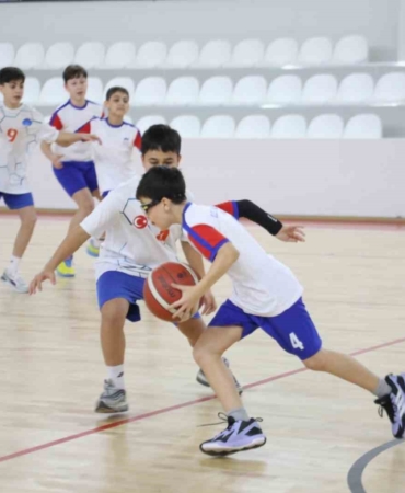 İnegöl’de Spor Festivali basketbol müsabakalarıyla start aldı