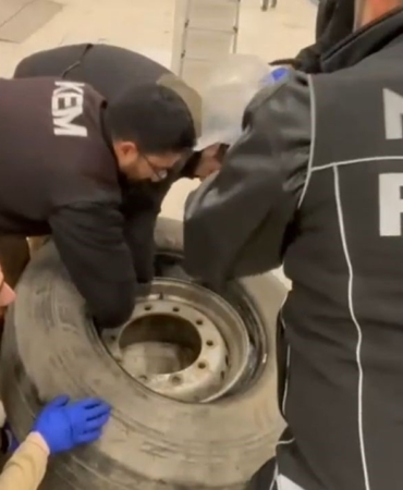 Tırın lastiğinden 22,5 kilogram uyuşturucu çıktı