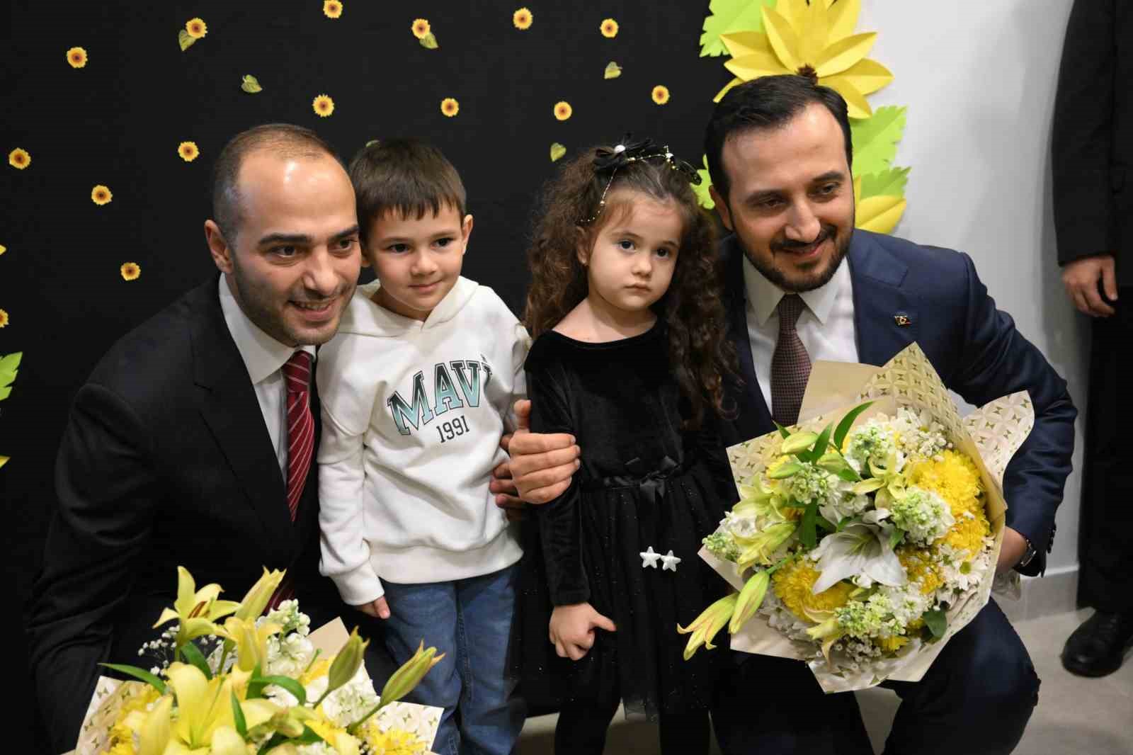 Gaziosmanpaşa’da Anne, Çocuk Merkezi ve Kafesi açıldı